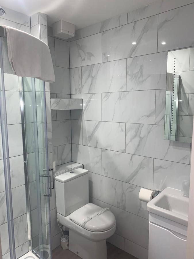 Holtwhites Hotel エンフィールド エクステリア 写真