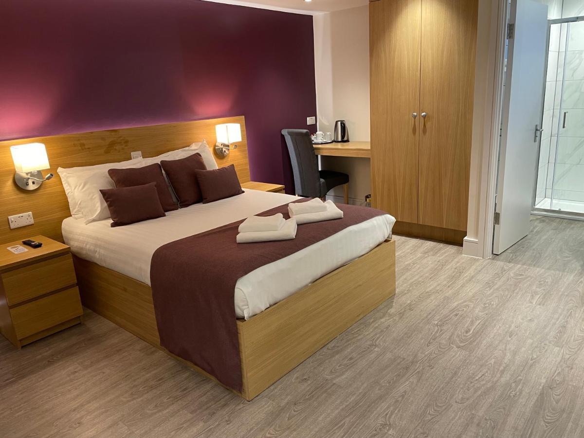 Holtwhites Hotel エンフィールド エクステリア 写真