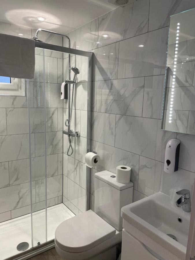 Holtwhites Hotel エンフィールド エクステリア 写真