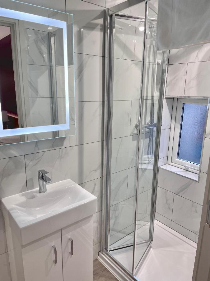 Holtwhites Hotel エンフィールド エクステリア 写真