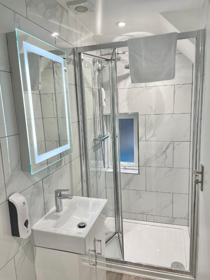 Holtwhites Hotel エンフィールド エクステリア 写真