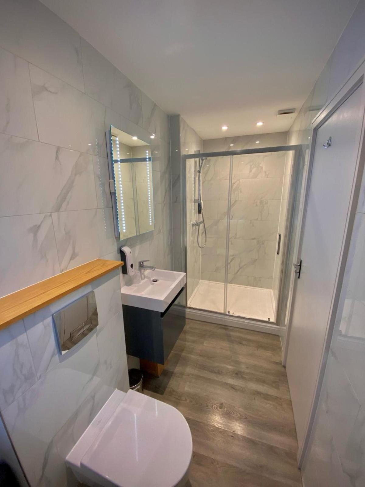 Holtwhites Hotel エンフィールド エクステリア 写真