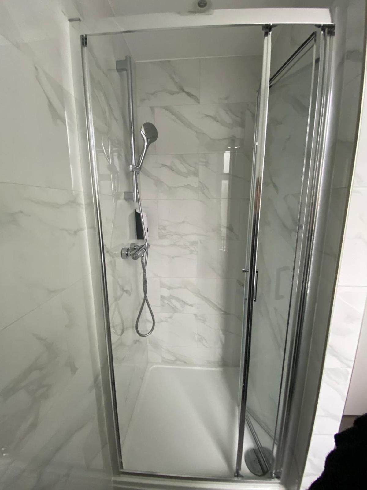 Holtwhites Hotel エンフィールド エクステリア 写真